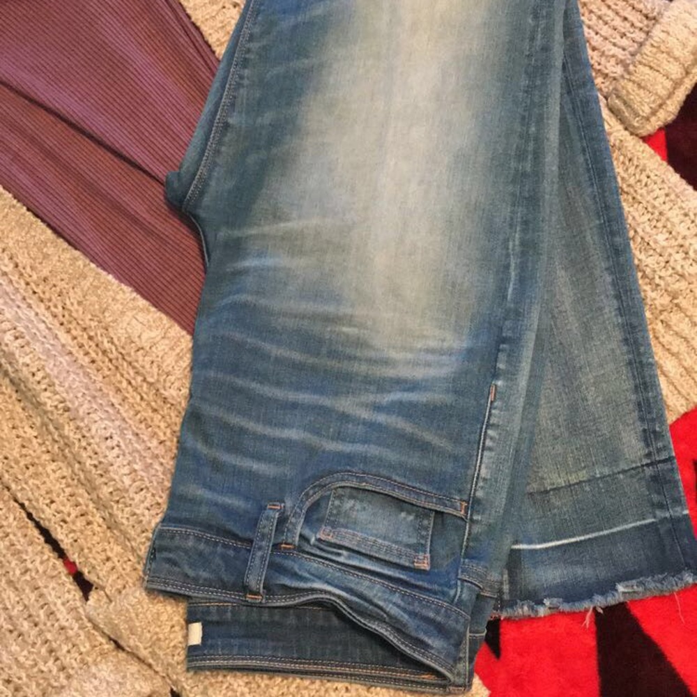 Buckle size 30 light wash skinny jeans